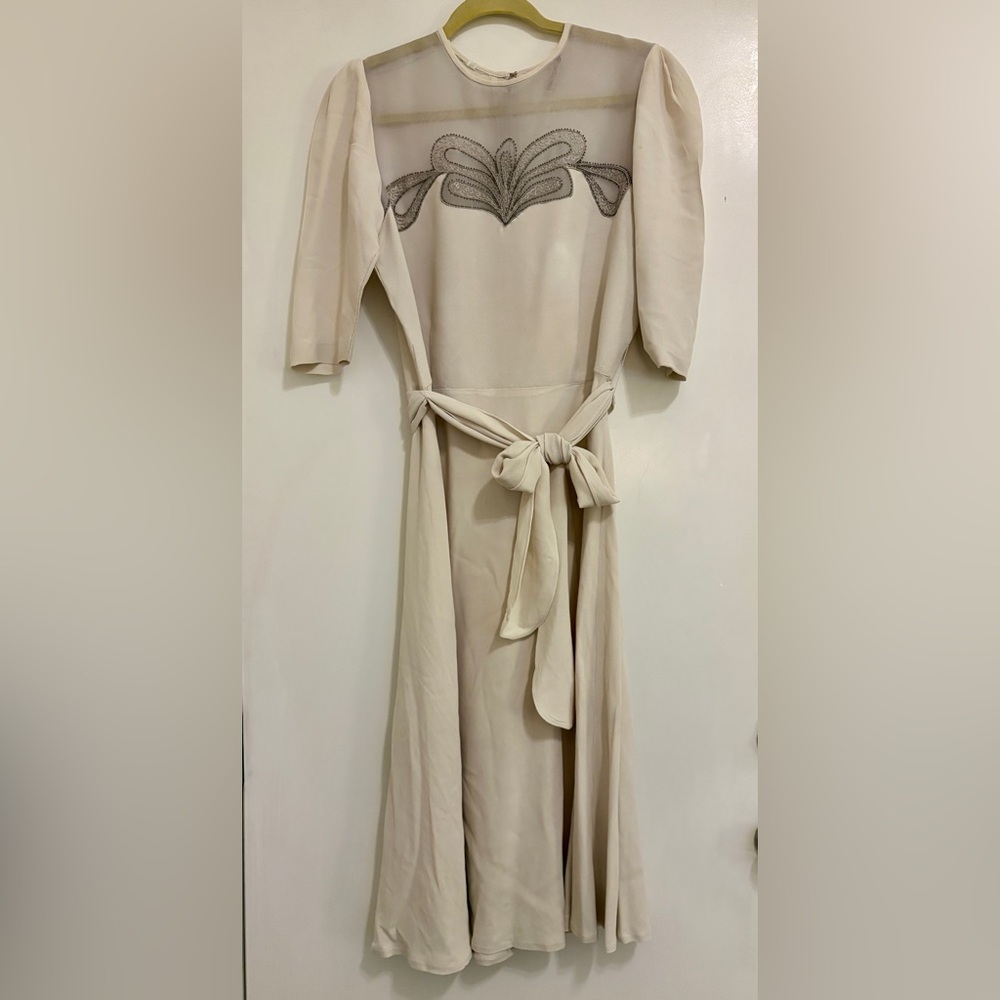 Vintage Fine Feathers Elegant Cream Silk Tie-Waist Dress with Appliqué